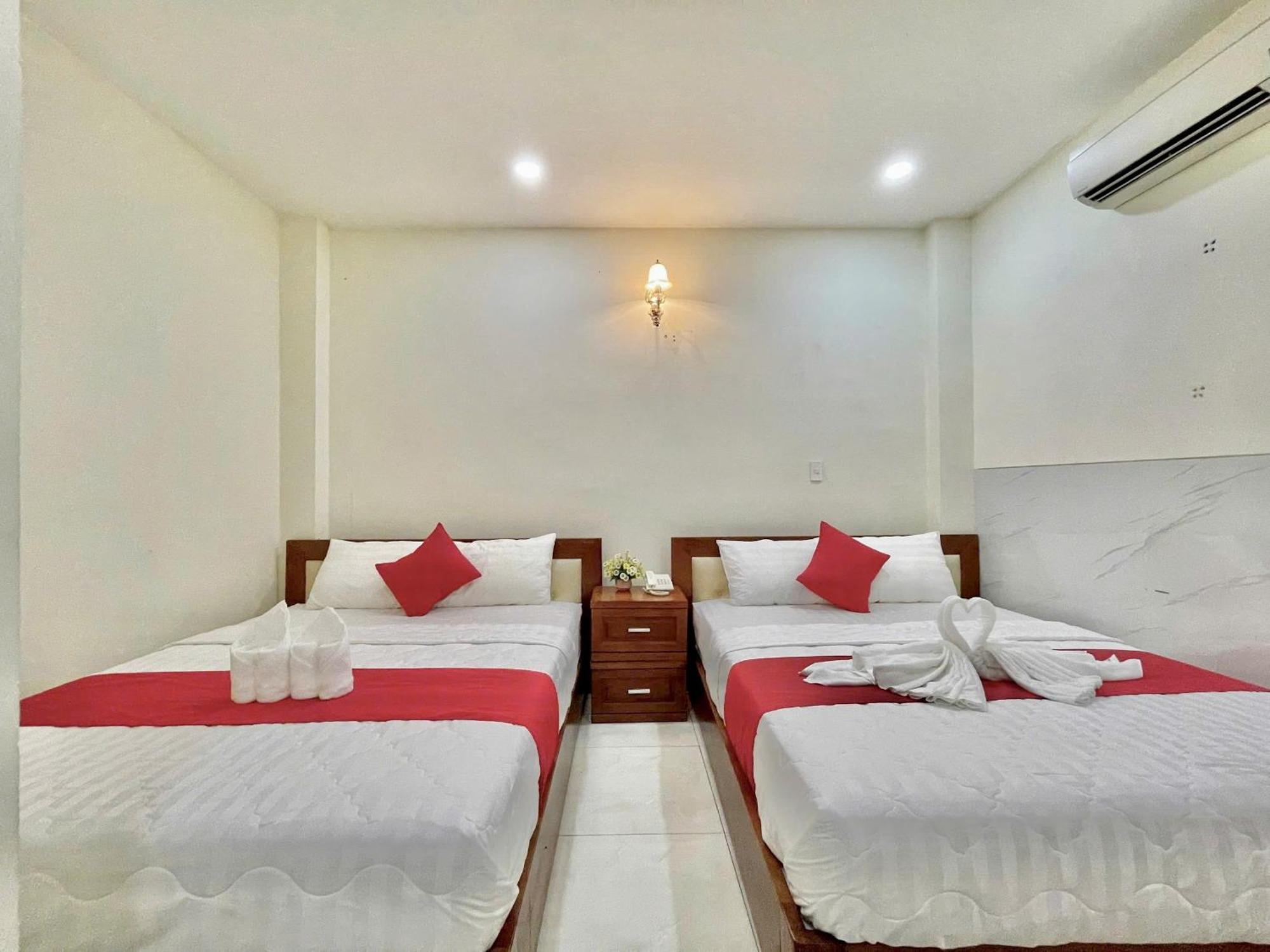 Nhu Y Hotel Хошимін Екстер'єр фото